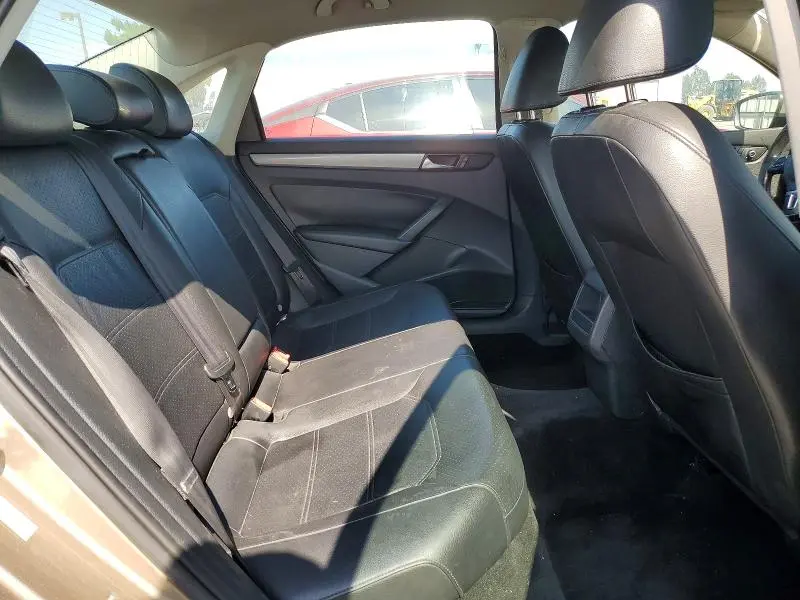 2015 VOLKSWAGEN PASSAT S  