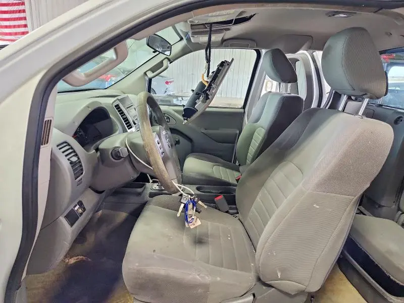 2015 NISSAN FRONTIER   