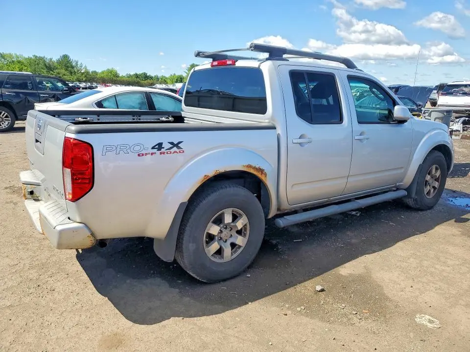 2010 NISSAN FRONTIER SE V6  