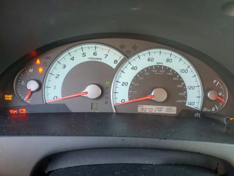 2010 TOYOTA CAMRY SE  