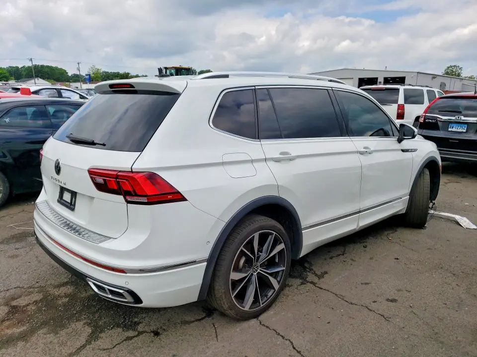2022 VOLKSWAGEN TIGUAN SEL R-LINE  