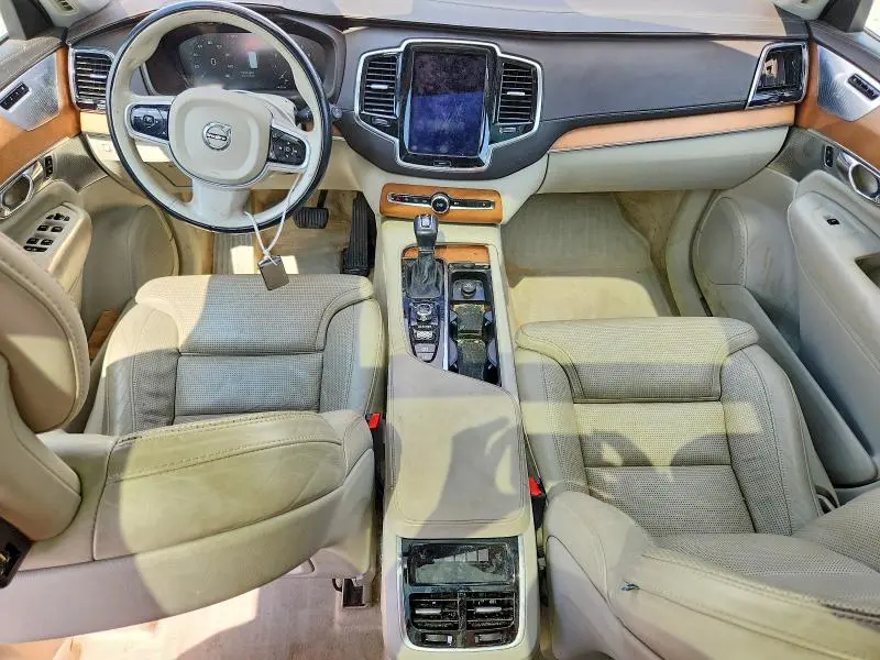 2016 VOLVO XC90 T6  