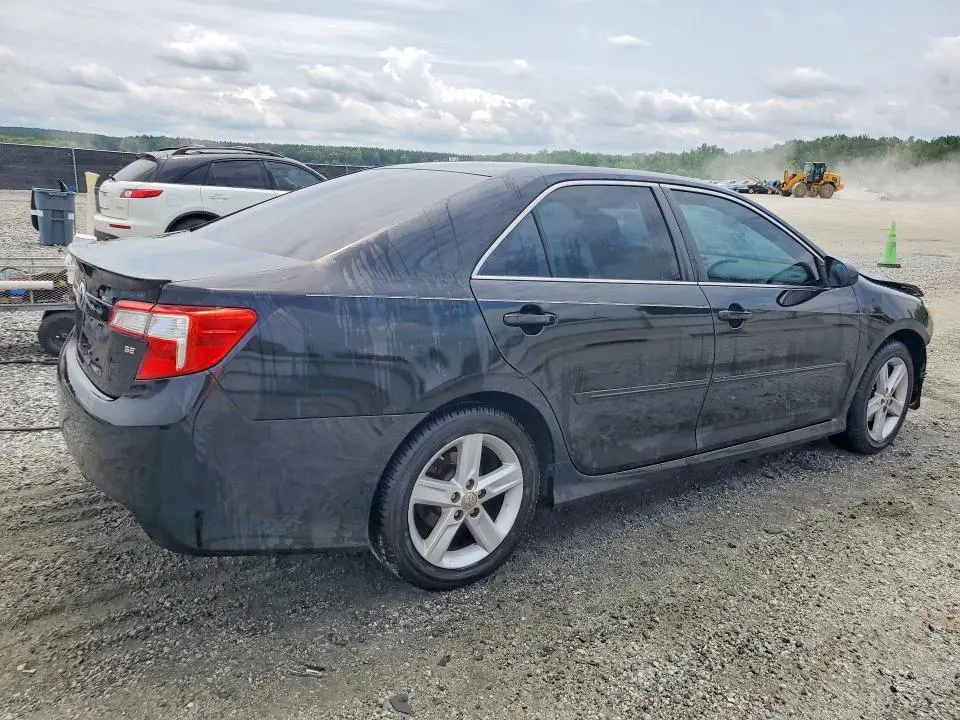 2012 TOYOTA CAMRY SE  