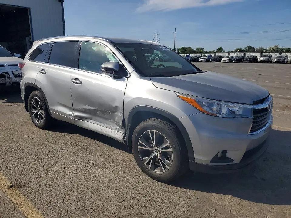 2016 TOYOTA HIGHLANDER XLE  