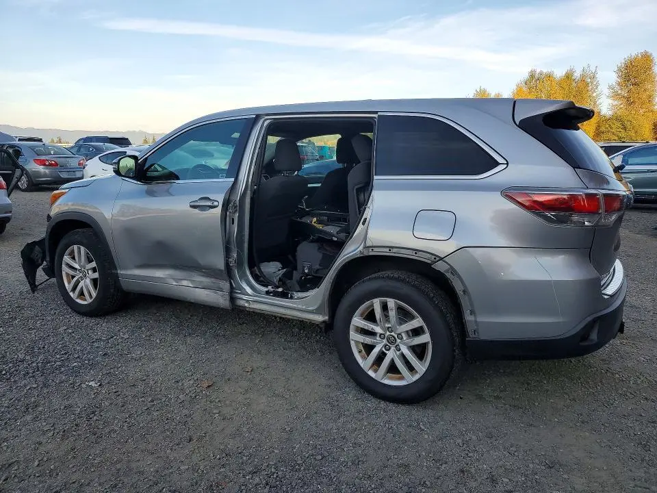 2016 TOYOTA HIGHLANDER LE  