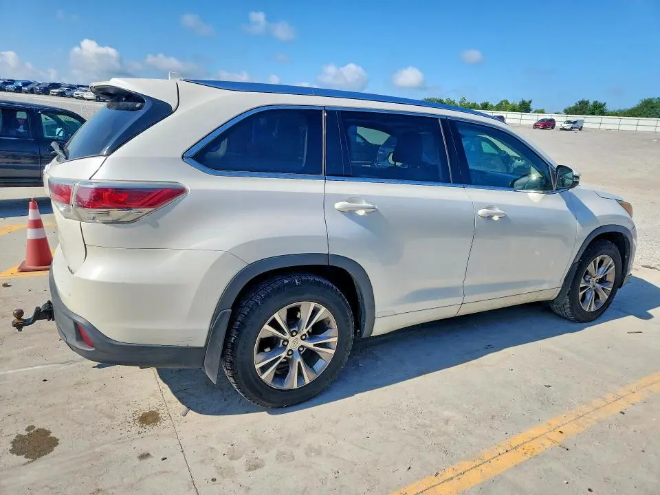 2015 TOYOTA HIGHLANDER XLE  