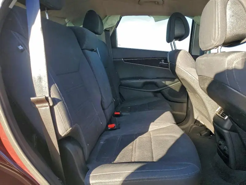 2016 KIA SORENTO LX  