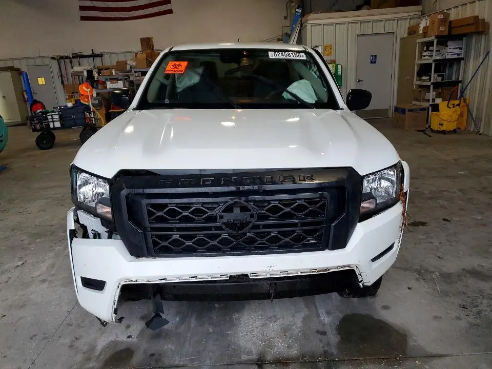 2024 NISSAN FRONTIER S  