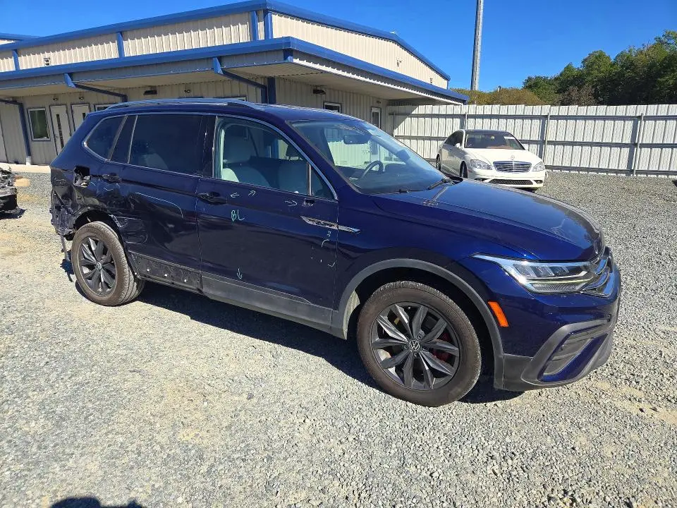2022 VOLKSWAGEN TIGUAN SE  