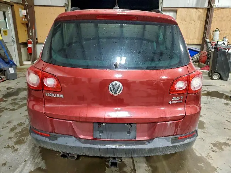 2010 VOLKSWAGEN TIGUAN SE  