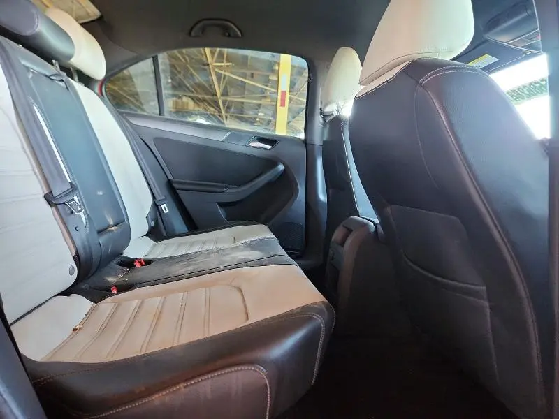 2016 VOLKSWAGEN JETTA SPORT  