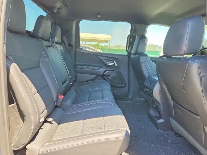 2025 CHEVROLET SILVERADO LT  