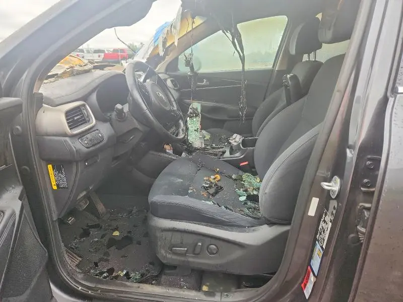 2017 KIA SORENTO LX V6  