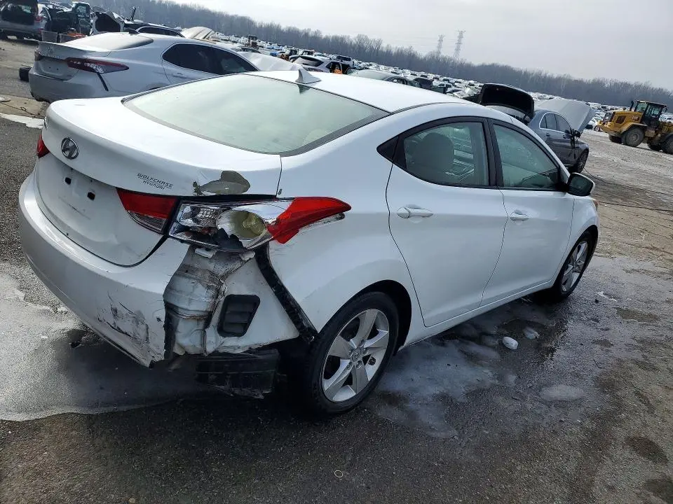 2012 HYUNDAI ELANTRA GLS  
