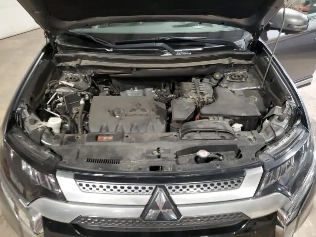 2019 MITSUBISHI OUTLANDER SE  