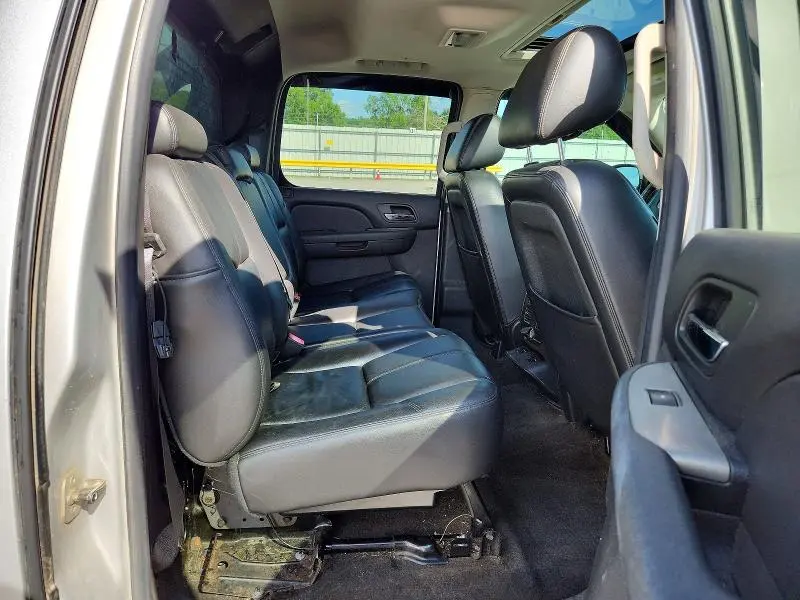 2010 CHEVROLET AVALANCHE LT  