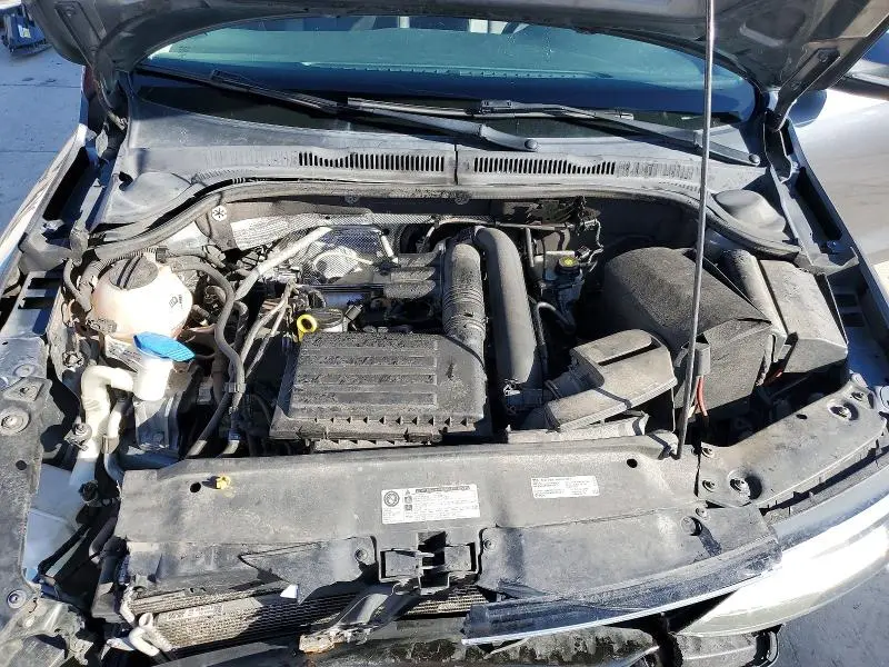 2016 VOLKSWAGEN JETTA SE  