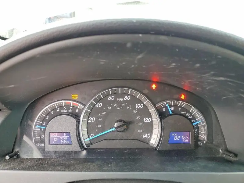 2014 TOYOTA CAMRY SE  