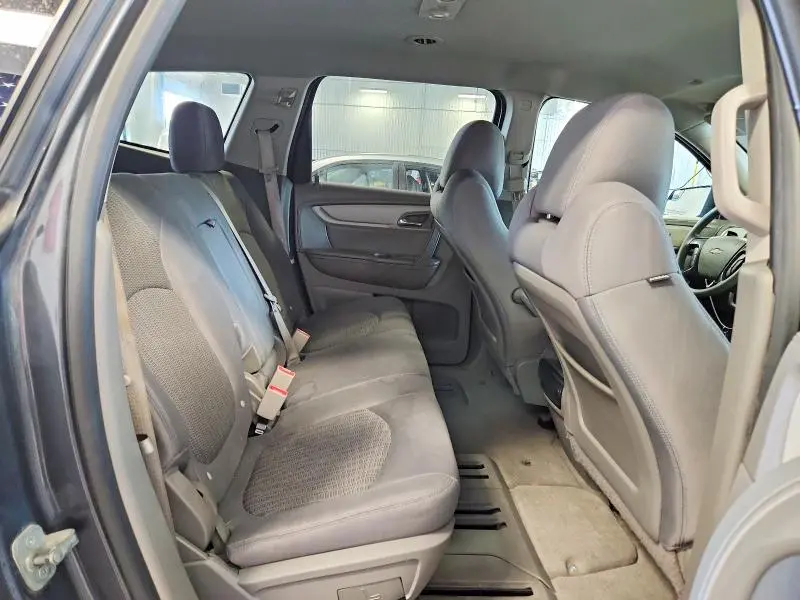 2013 CHEVROLET TRAVERSE LS  