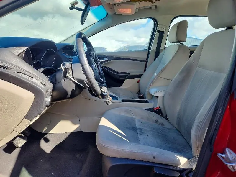 2015 FORD FOCUS SE  