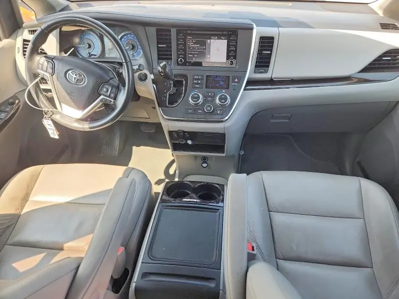 2019 TOYOTA SIENNA XLE 8-PASSENGER  