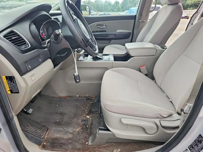 2017 KIA SEDONA L  