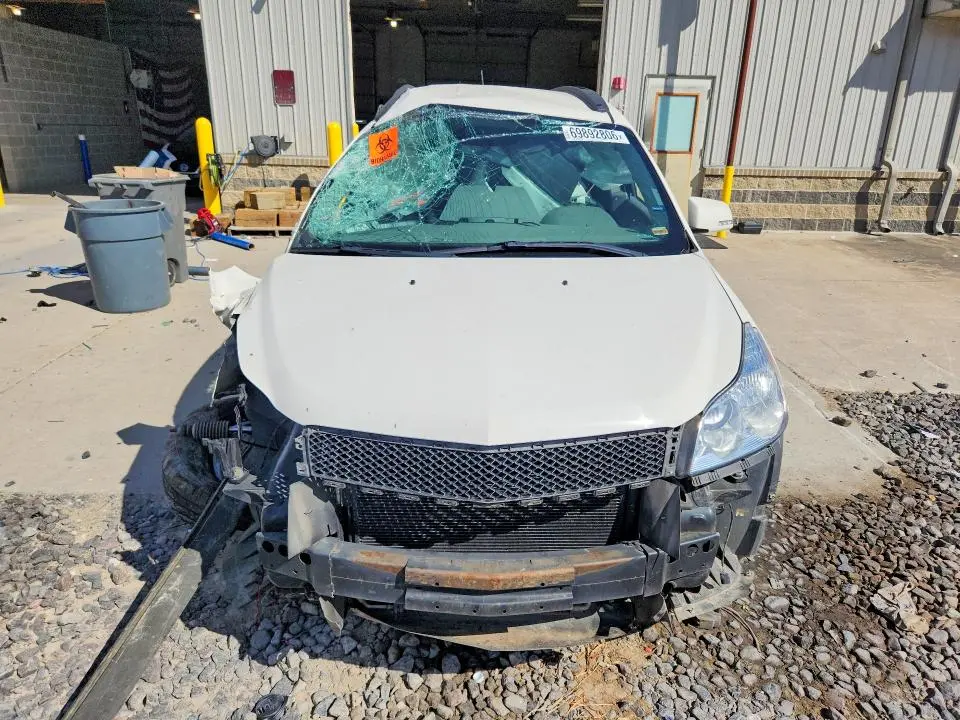 2010 CHEVROLET TRAVERSE LT  