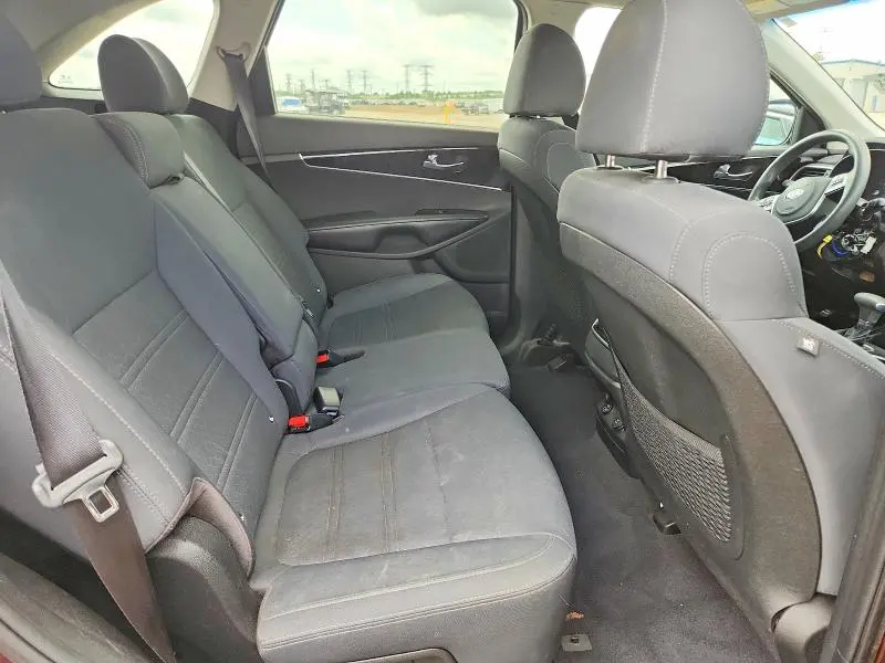 2019 KIA SORENTO LX V6  