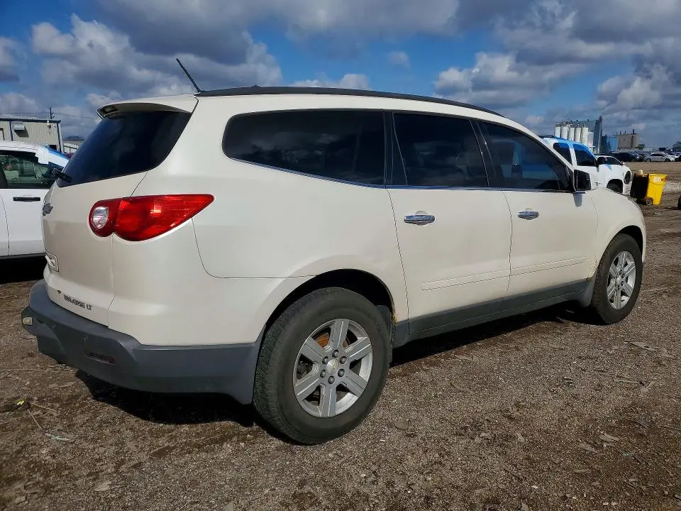 2011 CHEVROLET TRAVERSE LT  