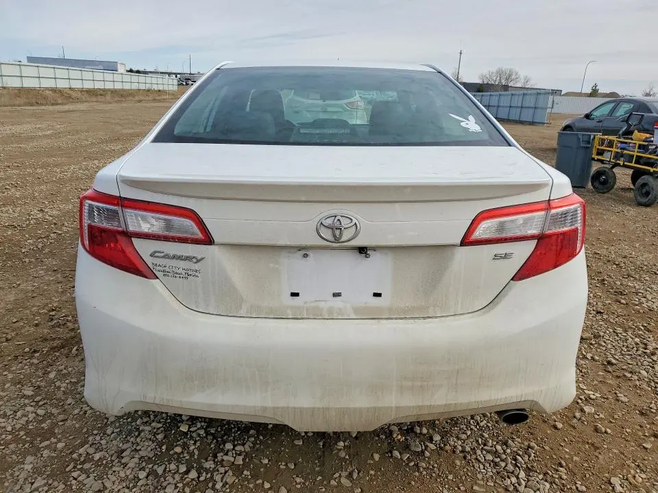2013 TOYOTA CAMRY SE  