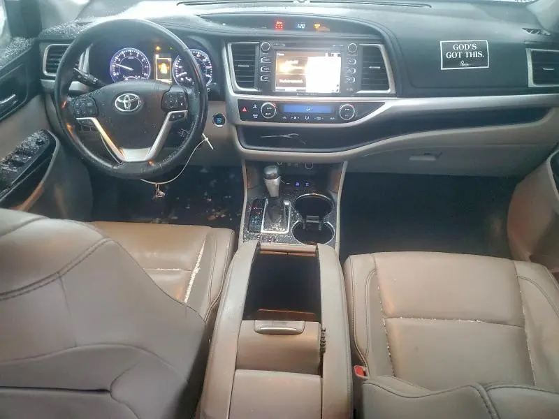 2018 TOYOTA HIGHLANDER SE  