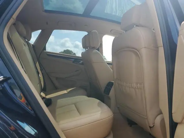 2017 PORSCHE MACAN GTS  