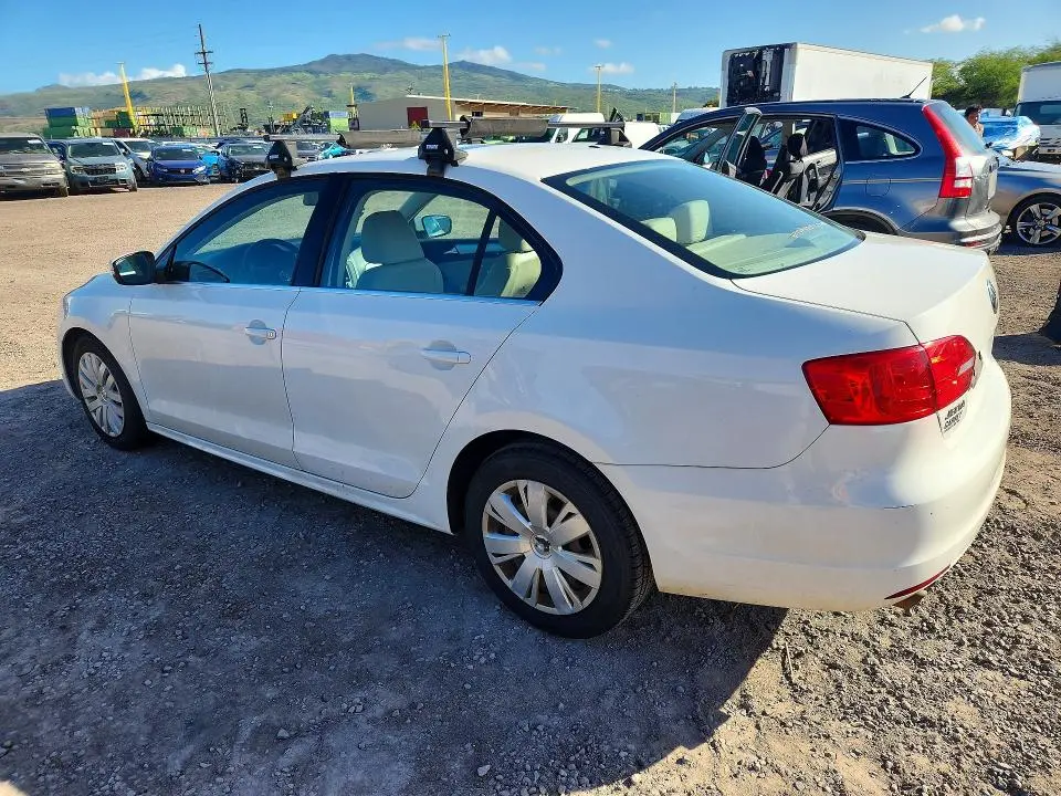 2013 VOLKSWAGEN JETTA SE  