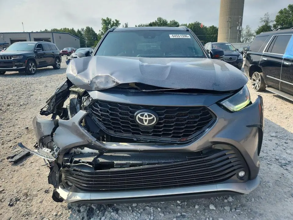 2021 TOYOTA HIGHLANDER XSE  