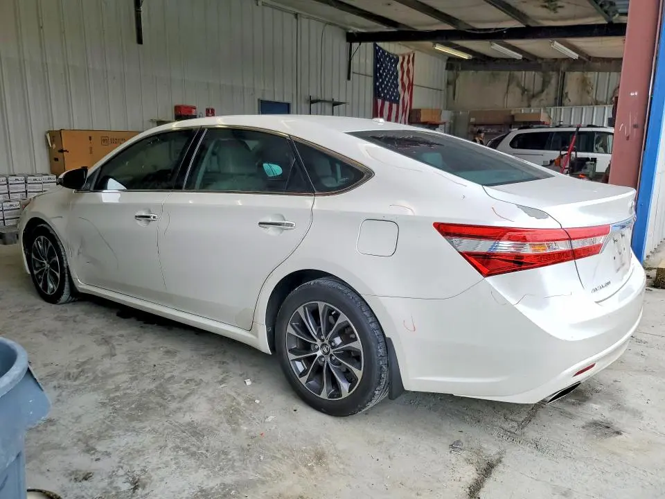 2015 TOYOTA AVALON XLE  