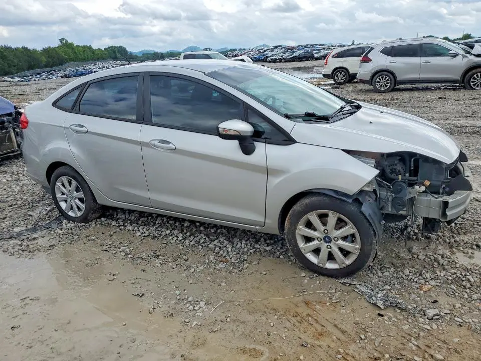 2013 FORD FIESTA SE  