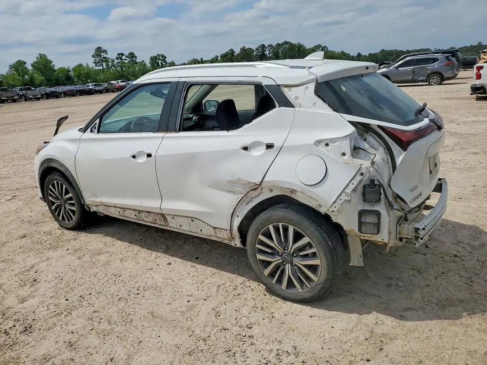 2022 NISSAN KICKS SV  