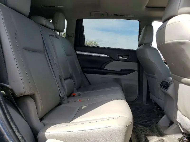 2017 TOYOTA HIGHLANDER XLE  