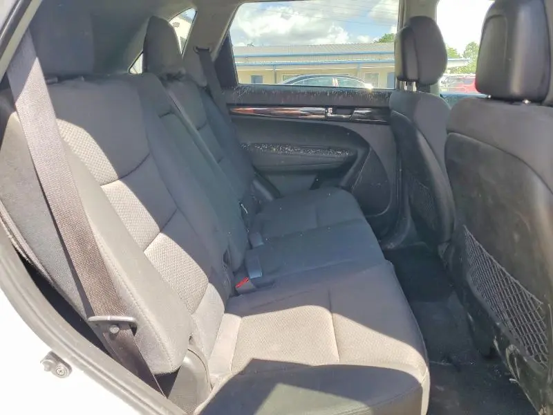 2012 KIA SORENTO LX  