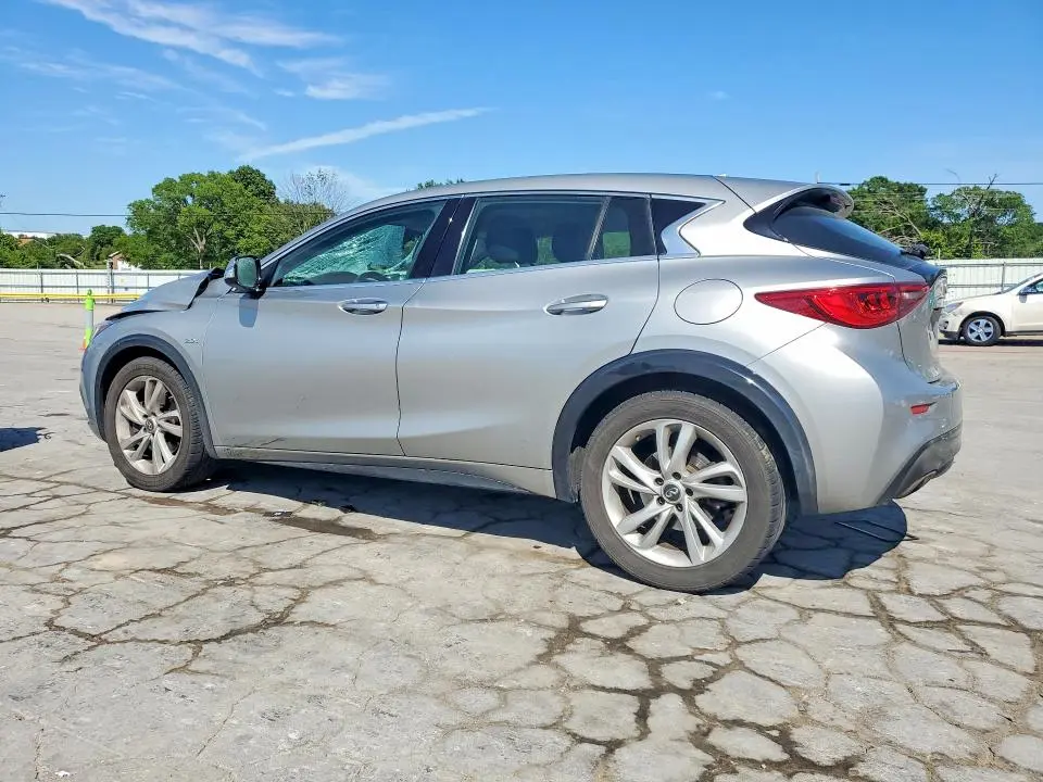 2018 INFINITI QX30 PURE  