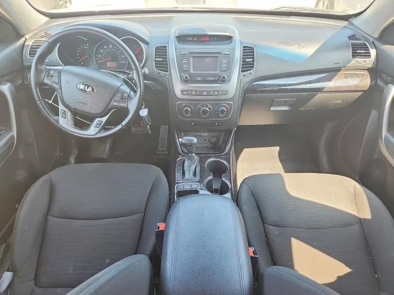2015 KIA SORENTO LX  