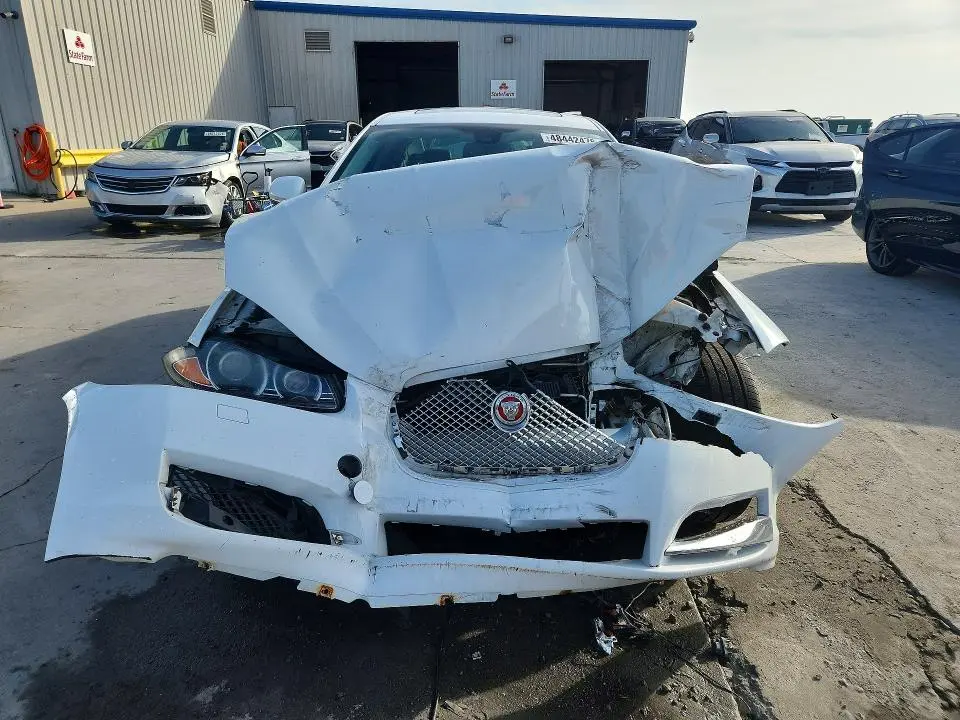 2014 JAGUAR XF   