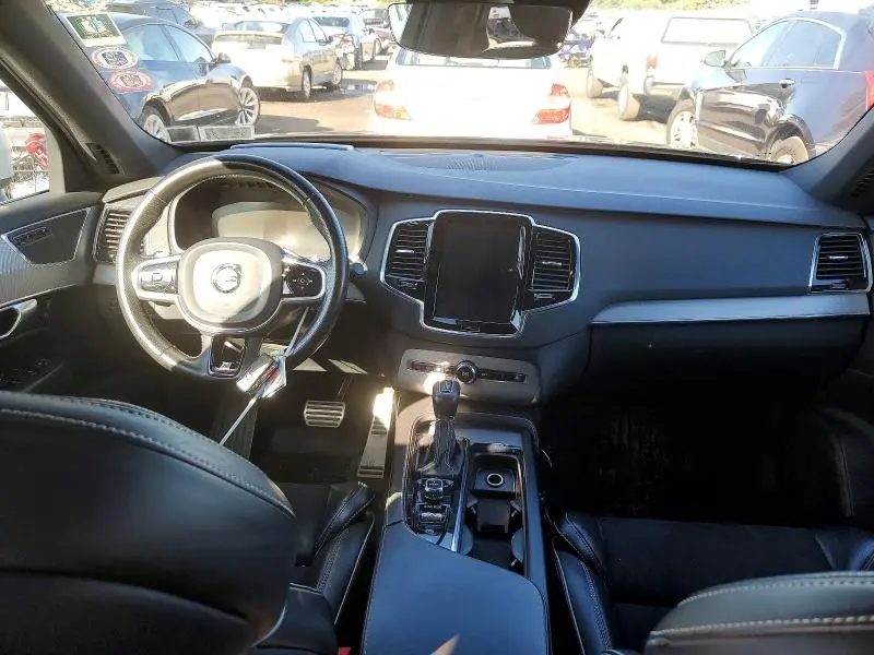 2017 VOLVO XC90 T6  
