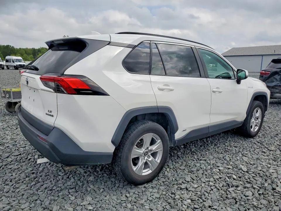 2021 TOYOTA RAV4 LE  