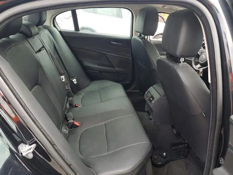 2019 JAGUAR XE PREMIUM  