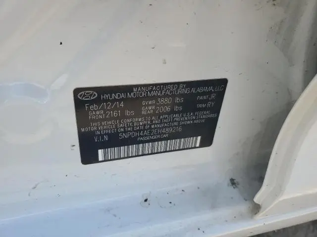 2014 HYUNDAI ELANTRA SE  