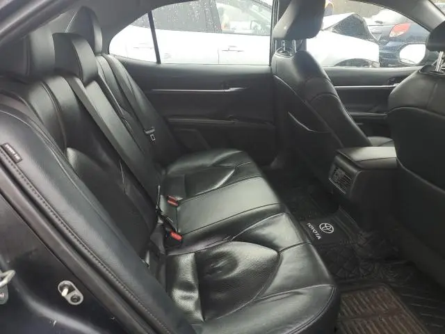 2020 TOYOTA CAMRY XLE  