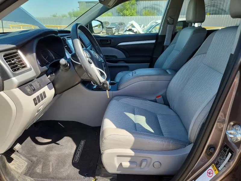 2019 TOYOTA HIGHLANDER LE PLUS  