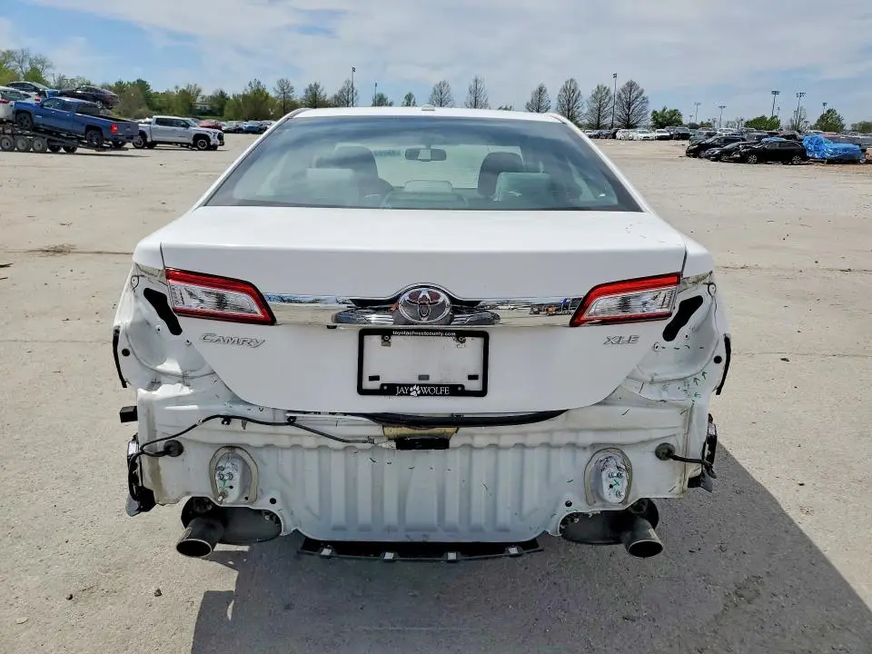 2014 TOYOTA CAMRY XLE V6  
