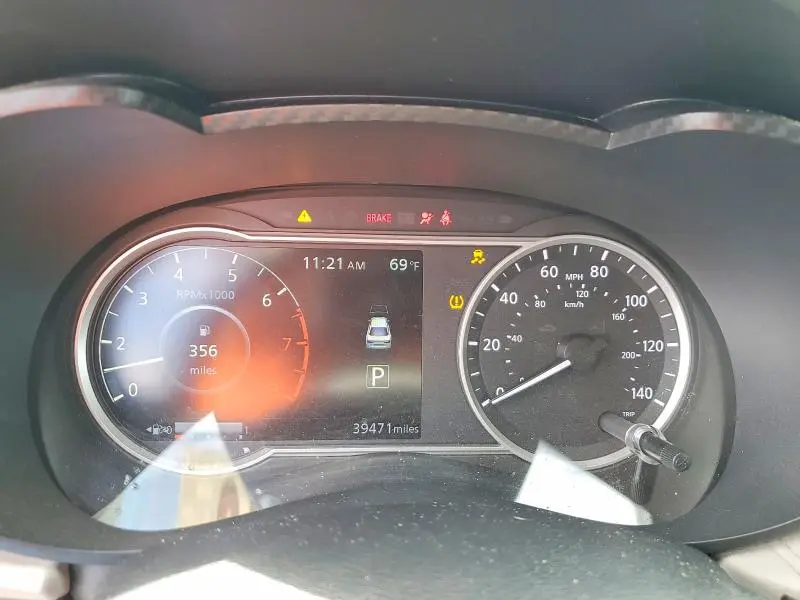 2021 NISSAN VERSA SV  